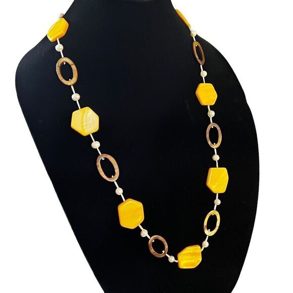 VINTAGE‎ PREMIER DESIGNS Women's Necklace 30" Genuine Freshwater Pearls & Shells - Picture 3 of 16